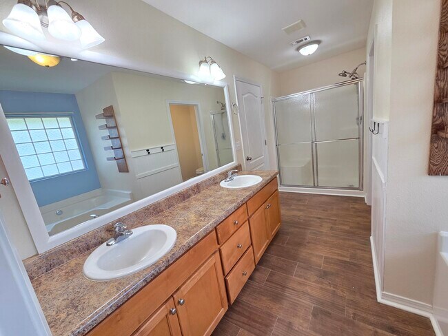 Building Photo - 9342 Pouder Ln