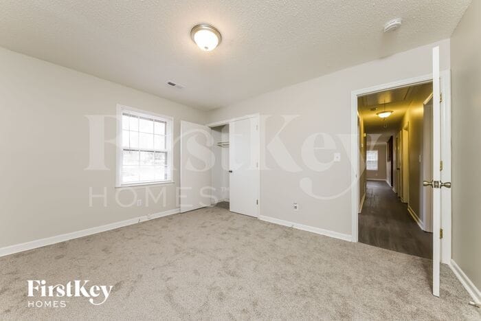 Building Photo - 2016 Claxton Dr SW