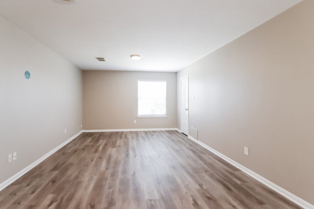 Building Photo - 7931 Evergreen Terrace Ln