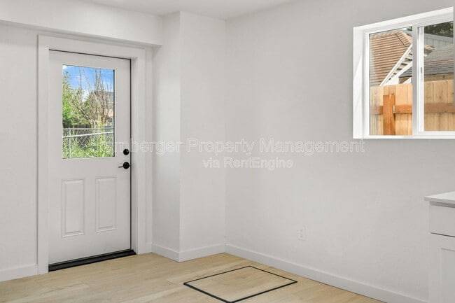 Building Photo - 1503 E Marietta Ave
