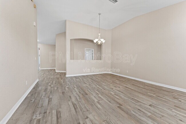 Building Photo - 11709 Holly Creek Dr