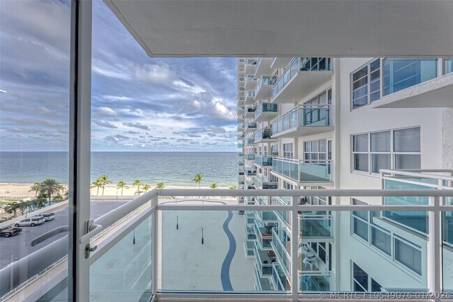Building Photo - 3900 Galt Ocean Dr