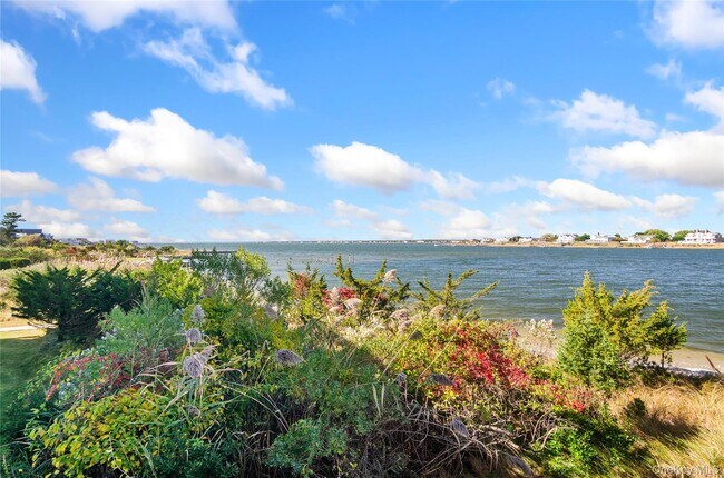 Building Photo - 260 Dune Rd