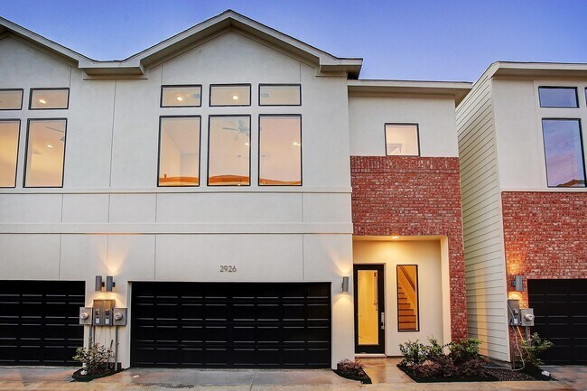 Primary Photo - 2926 Alice St