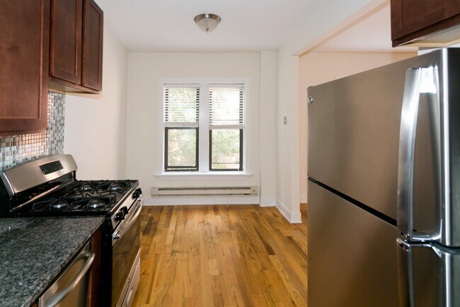 Building Photo - 3830 N Fremont