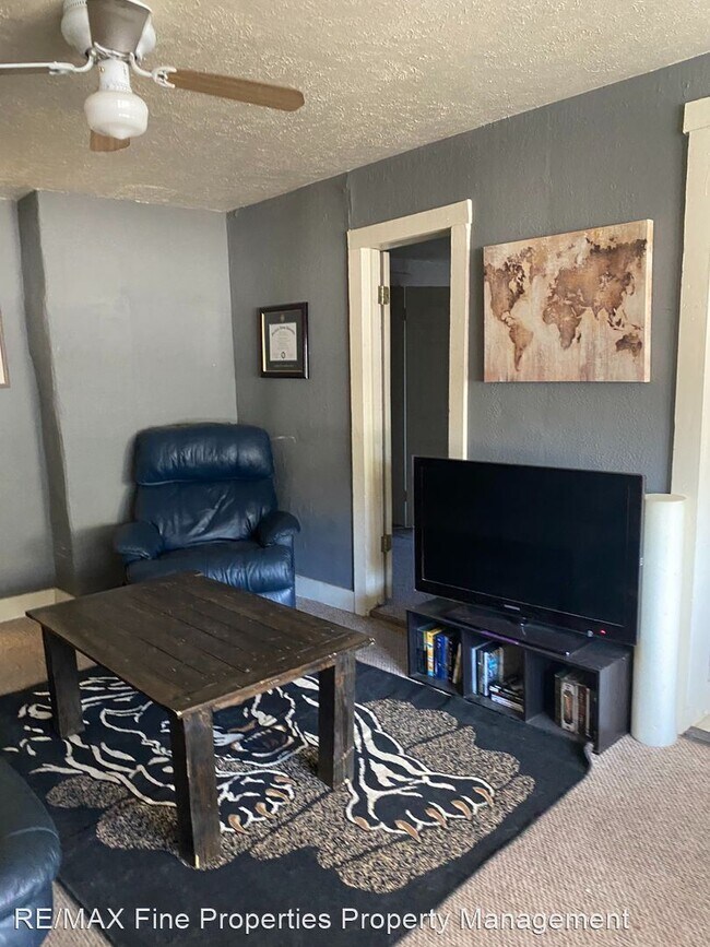 Building Photo - 1 br, 1 bath House - 5281 SJ Diamond Road