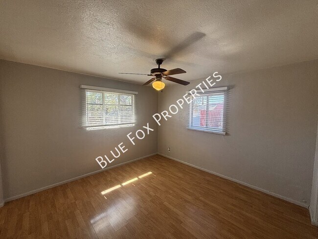 Building Photo - 5674 E Eastland St