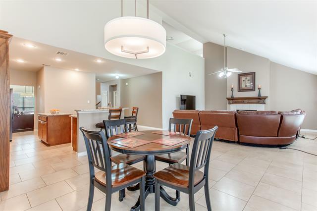 Building Photo - 720 Hardwood Dr