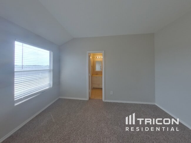 Building Photo - 12801 Carpenter Ln