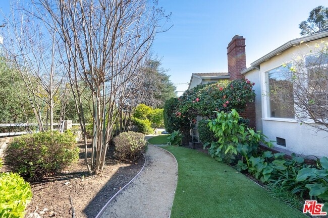 Building Photo - 3340 Alabama St