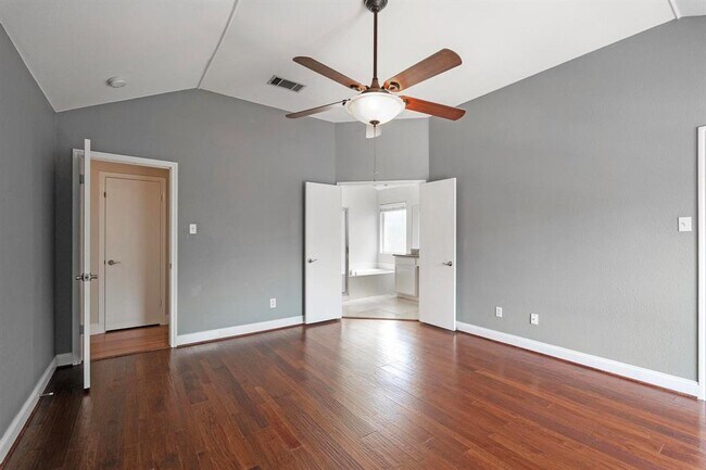 Building Photo - 1806 Rosenborough Ln N