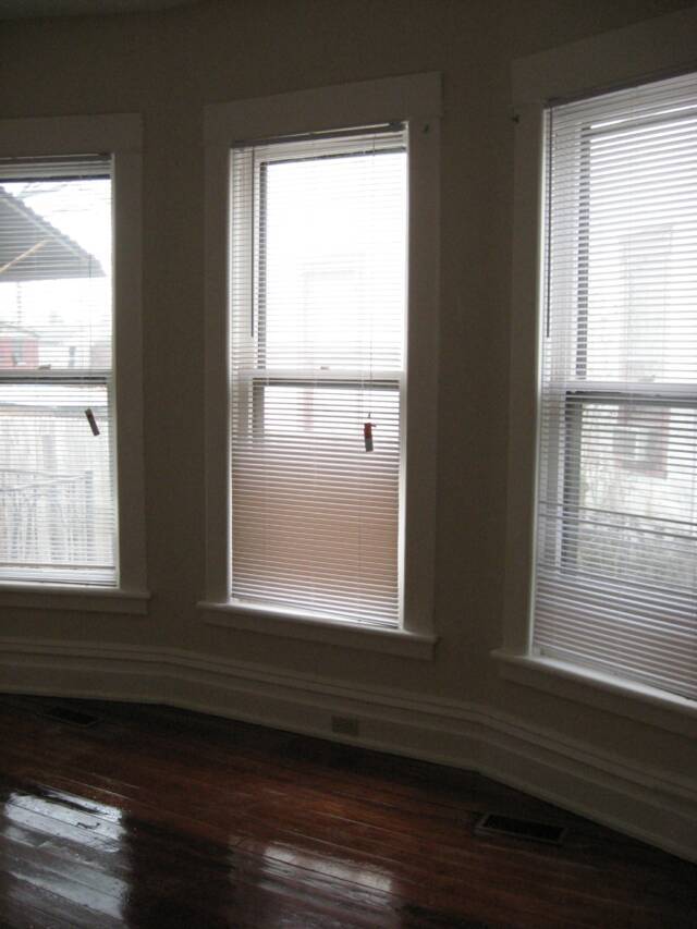 Building Photo - 356 S Broadway Park