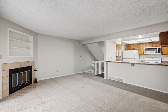 Building Photo - 2315 Lexington Village Ln