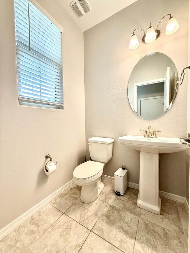 Building Photo - 14220 W Buckskin Trl