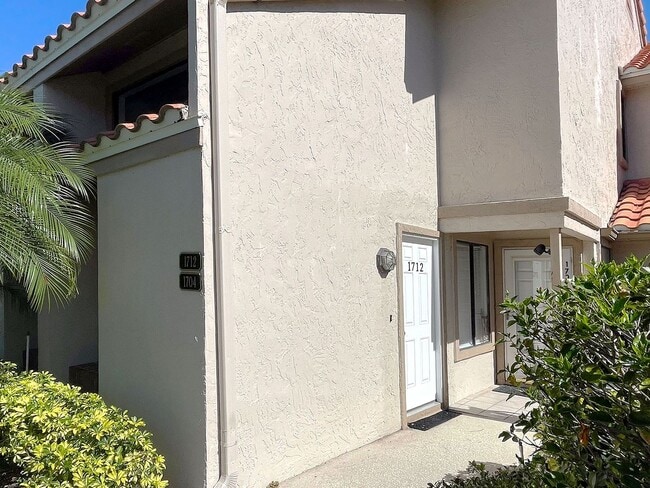 Building Photo - One-Bedroom Second Floor Condo in Winterset Community