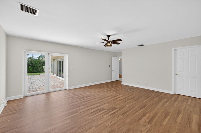 Building Photo - 2808 NE 22nd St