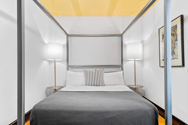 Building Photo - 3545 N Janssen Ave