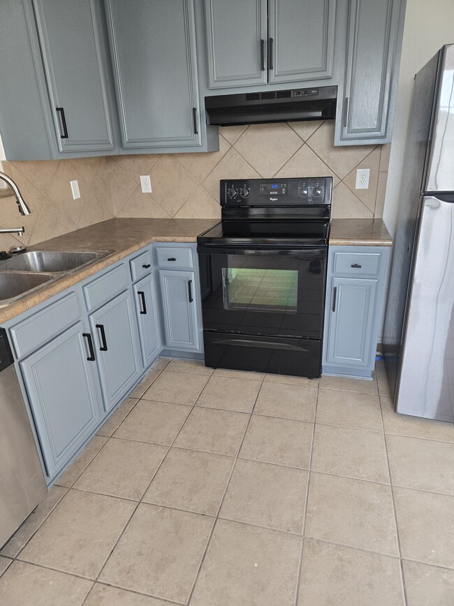 Building Photo - 210 Calixto Ct