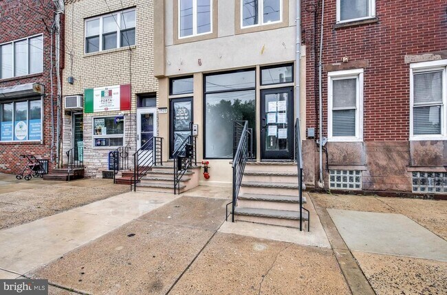 Building Photo - 2528 E Allegheny Ave
