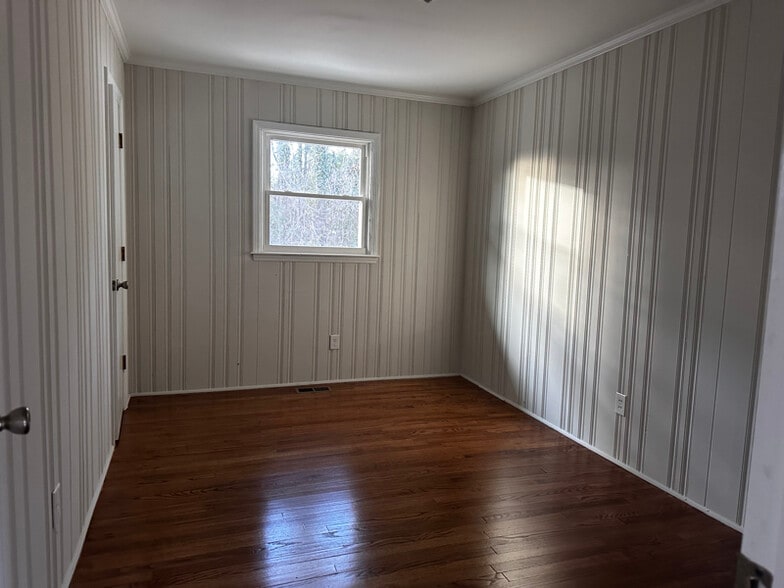 Building Photo - 2054 K Ct Ave