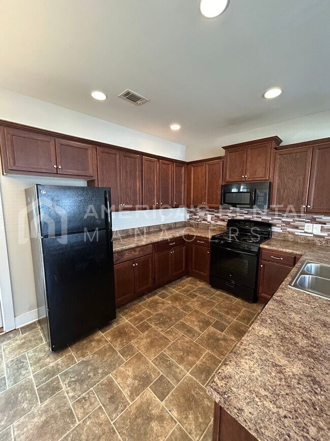 Building Photo - Home for Rent in Chelsea, AL!!! Sign a 24-...