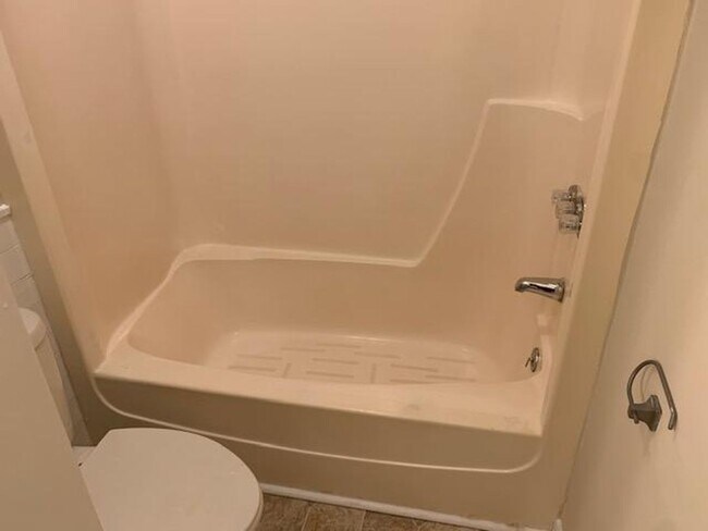 Building Photo - 1200A Falls Church Rd., Raleigh - Bev Roberts Rentals & Property Management