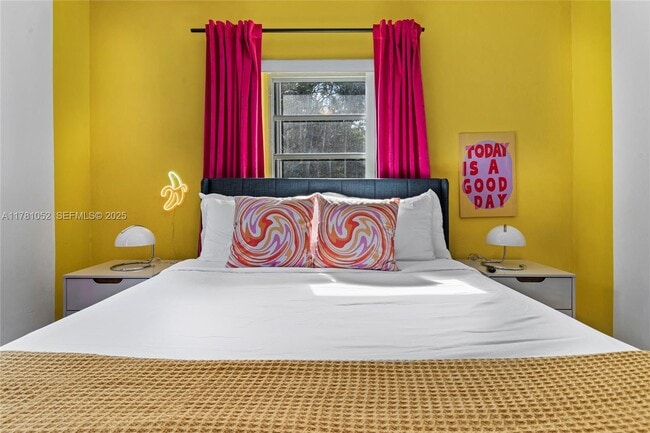 Building Photo - 260 NE 45th St