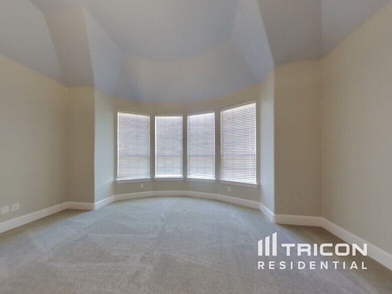 Building Photo - 8701 Bayberry Ave