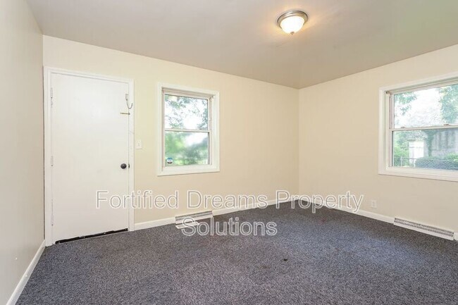 Building Photo - 509 Steele St