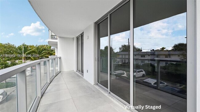 Building Photo - 13800 Highland Dr