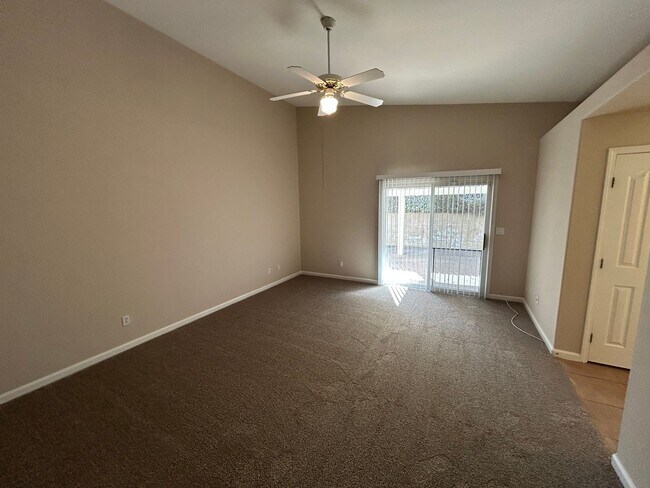 Building Photo - Beautiful 4 Bedroom, 2.5 Bath Deer Valley ...