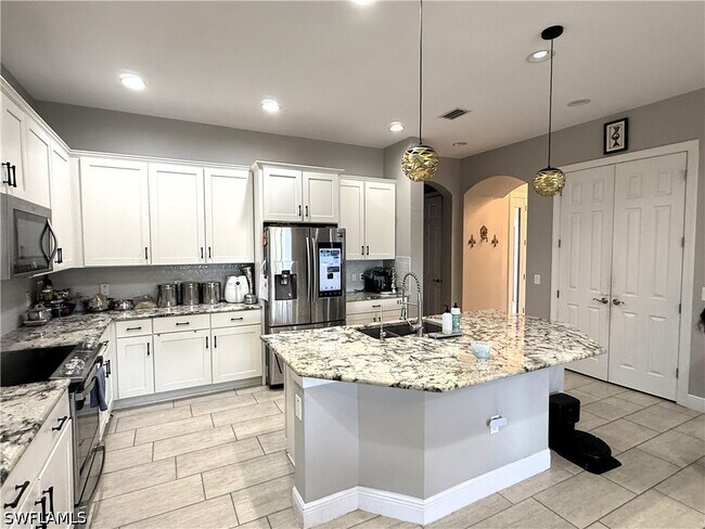 Building Photo - 10124 Belcrest Blvd