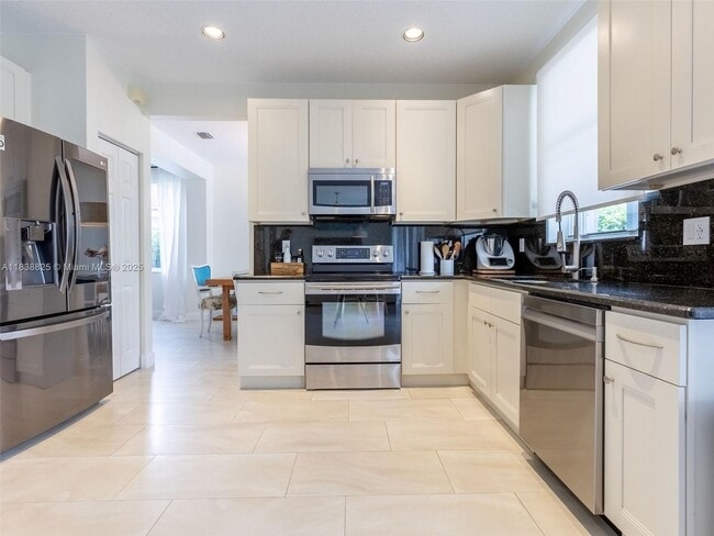 Building Photo - 1640 Sandpiper Cir