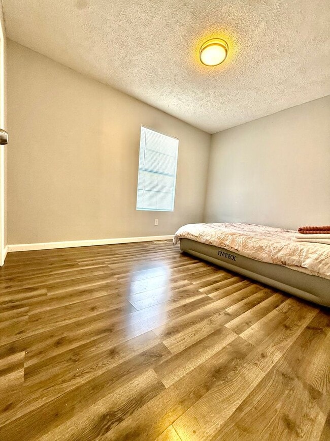 Building Photo - 3 Bedroom Ranch Home Available February, 2026 ($1,750 Monthly)