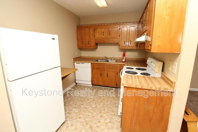 Building Photo - 706 Peachers Dr