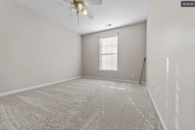Building Photo - 3015 Winston Dr