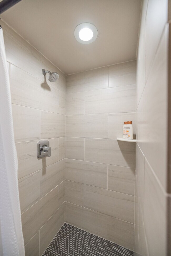 Building Photo - 255 Matterhorn Dr