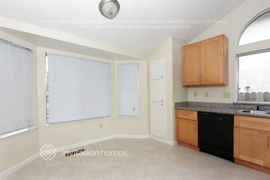 Building Photo - 870 Stoneridge Cir