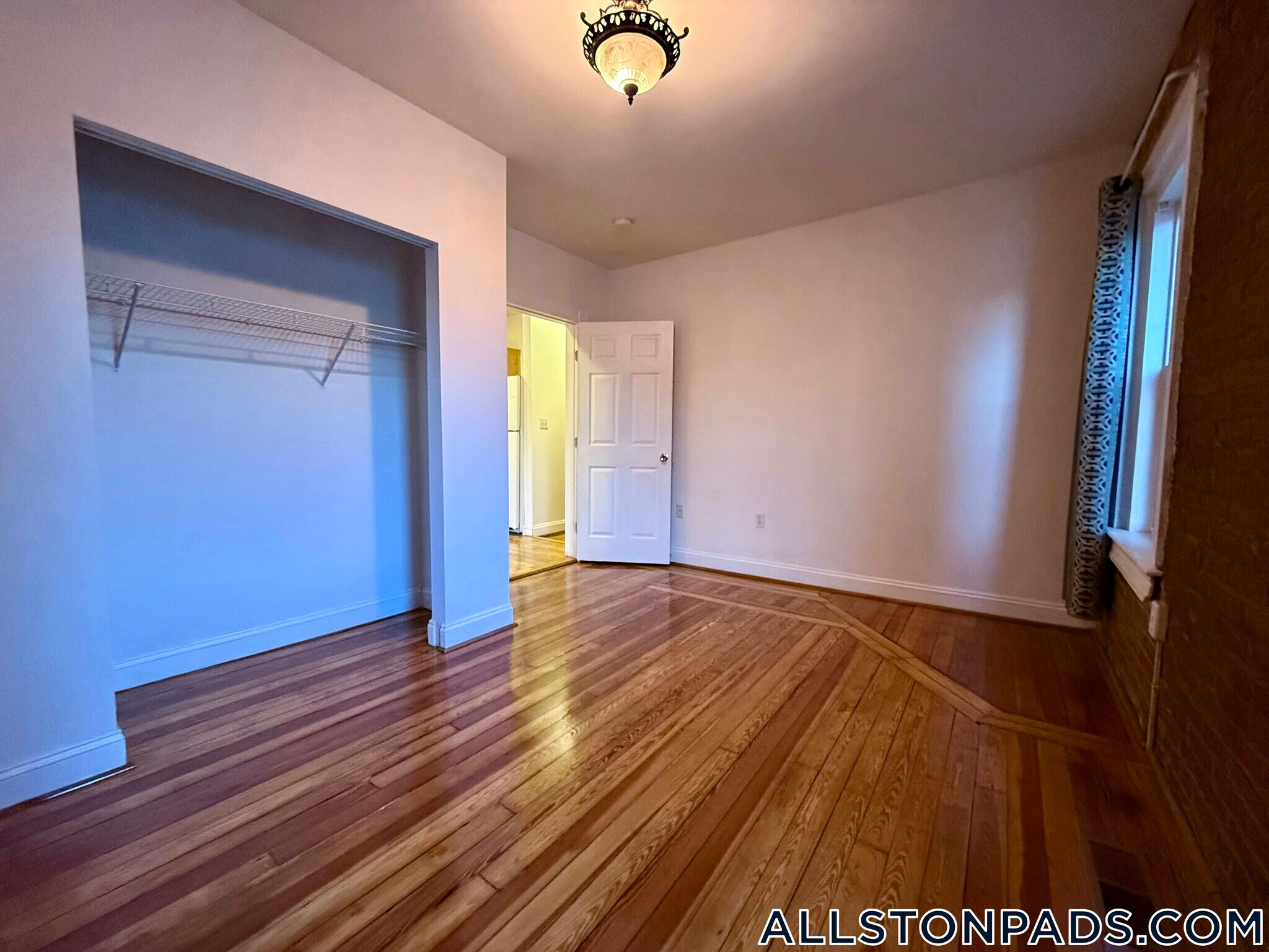 Building Photo - 35 Adamson St