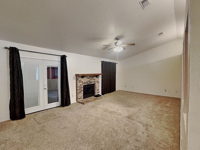 Building Photo - 3800 Staghorn Cir S