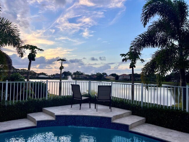 Building Photo - 3833 Cypress Lake Dr