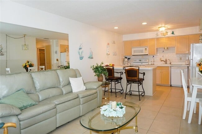 Building Photo - 4367 Tahitian Gardens Cir