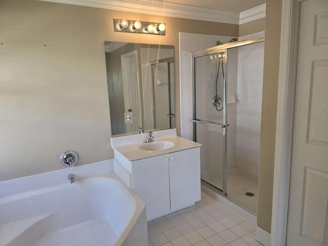 Building Photo - 2755 SW 165th Ave