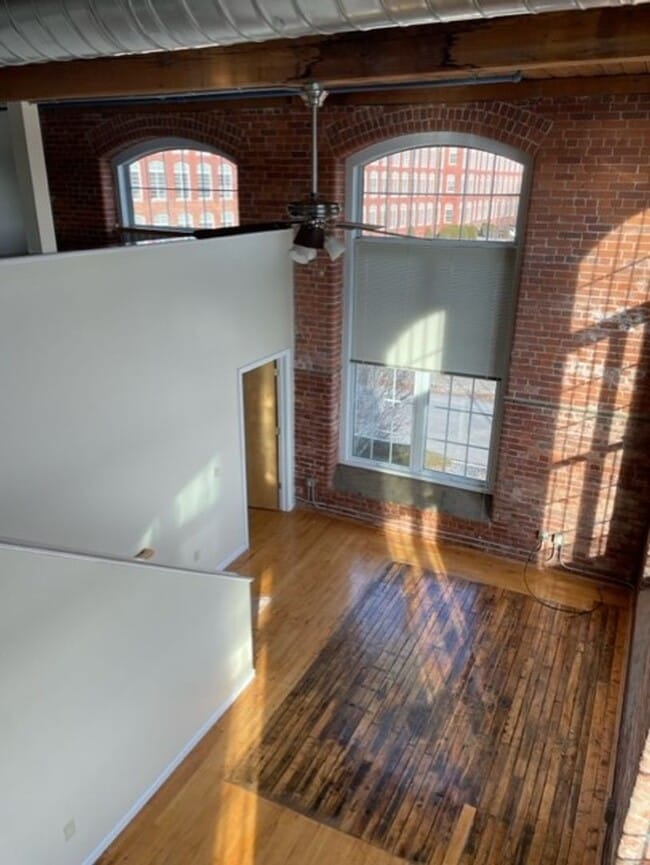 Interior Photo - Victoria Riverside Lofts