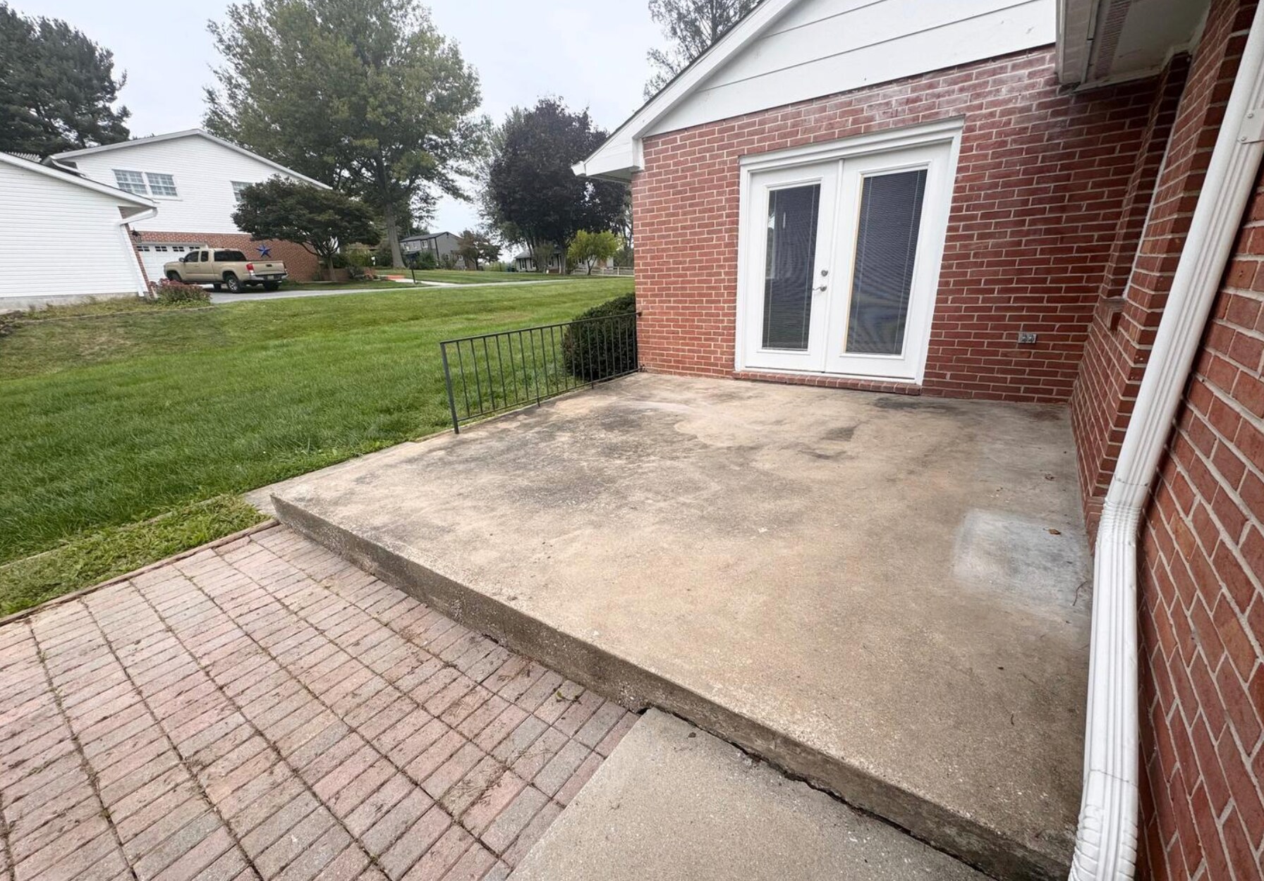 Building Photo - 2710 Academy Dr