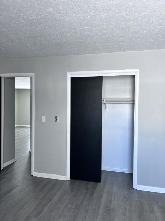 Building Photo - 911 W McKay Rd