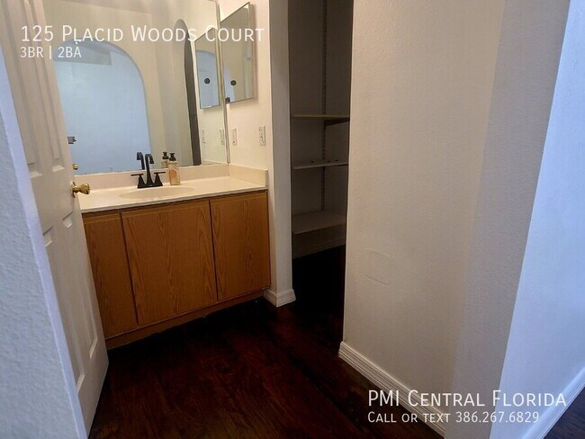Building Photo - 125 Placid Woods Ct