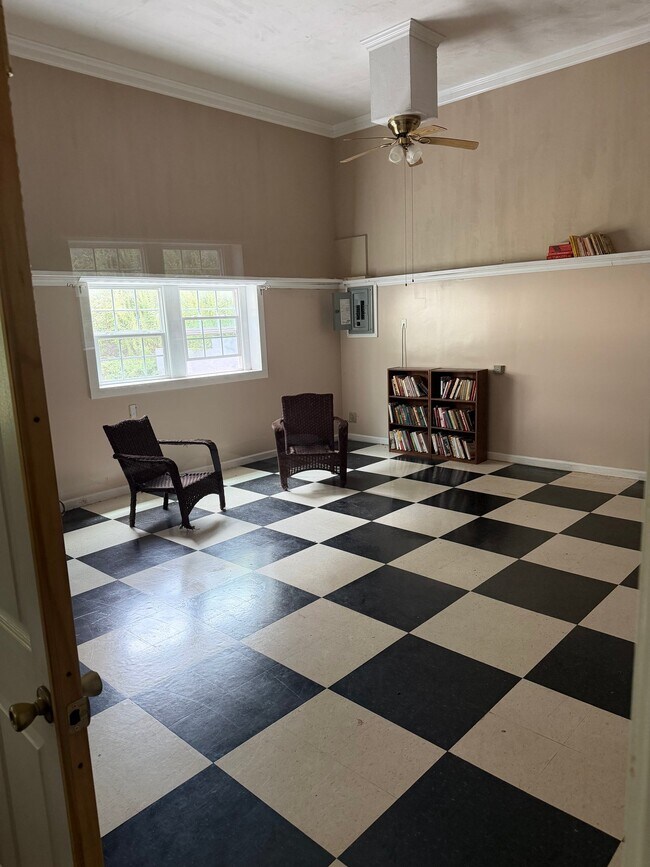Building Photo - 204 Shuford Everhart Ln