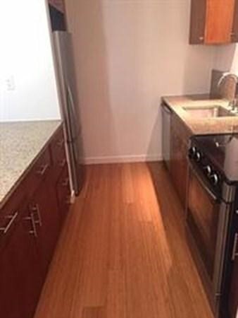 Building Photo - 16 Miner St