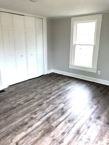 Building Photo - Beautiful House!